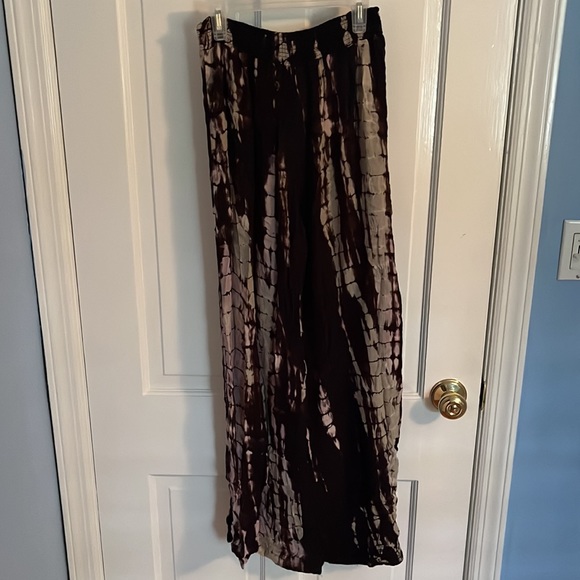 Ecote Flare Pants Size M gently worn - Picture 2 of 3